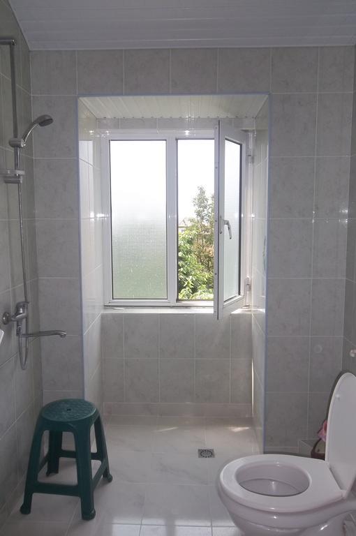Temo'S Guesthouse 사르피 외부 사진